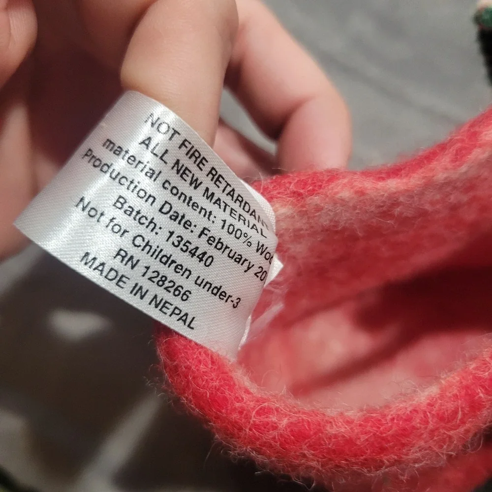 Seasons of Cannon Falls Reindeer Felted‎ Wool Slippers Red Green Christmas Nepal